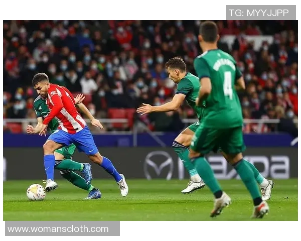 中超精彩对决里昂与马竞战成平局绝杀瞬间引发全场热烈反响