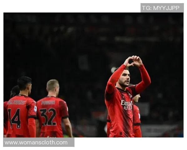 意甲激战：那不勒斯与曼联战成平局绝杀瞬间引发全场狂欢分析