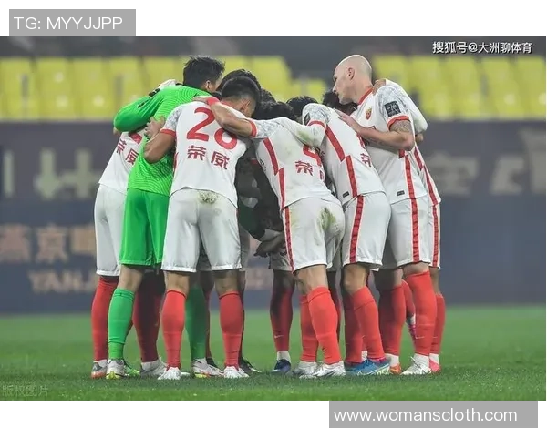 中超焦点战拜仁与巴萨握手言和神扑瞬间点燃全场激情 中超焦点战拜仁与巴萨握手言和神扑瞬间点燃全场激情