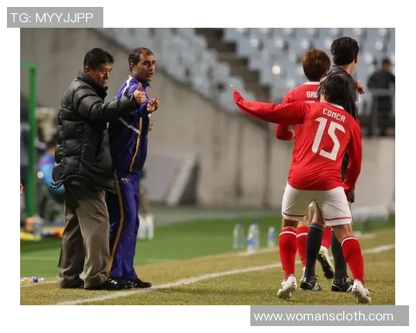 中超盛宴:多特蒙德狂胜里昂五球大捷引发全场热烈欢呼与十大精彩进球回顾 中超盛宴:多特蒙德狂胜里昂五球大捷引发全场热烈欢呼与十大精彩进球回顾