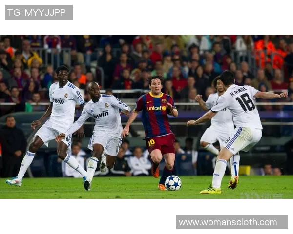 英超奇迹：尤文图斯大胜皇马帽子戏法引发全场狂欢