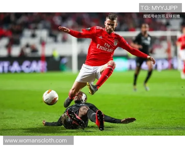 巴萨友谊赛大胜本菲卡五球狂潮补时进球点燃全场激情